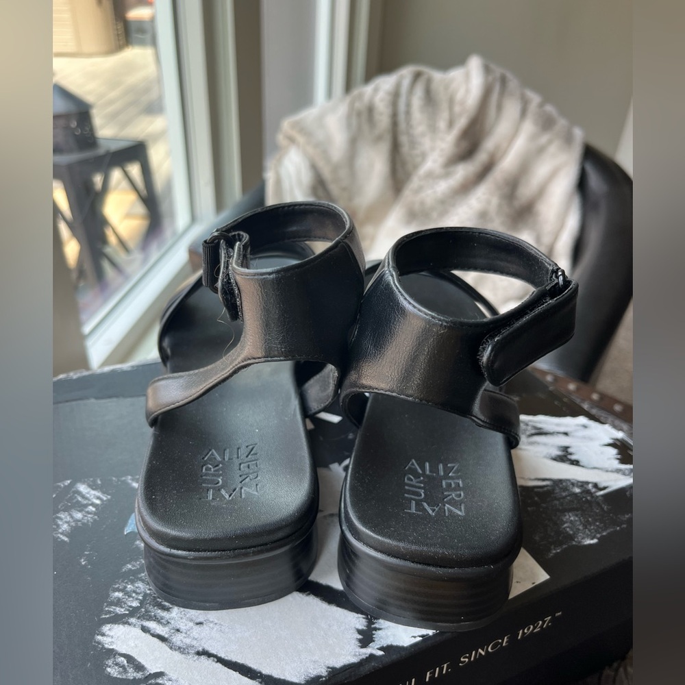 NATURALIZER EFFIE SQUARE TOE BLACK SANDALS 11 W WIDE - Picture 10 of 11